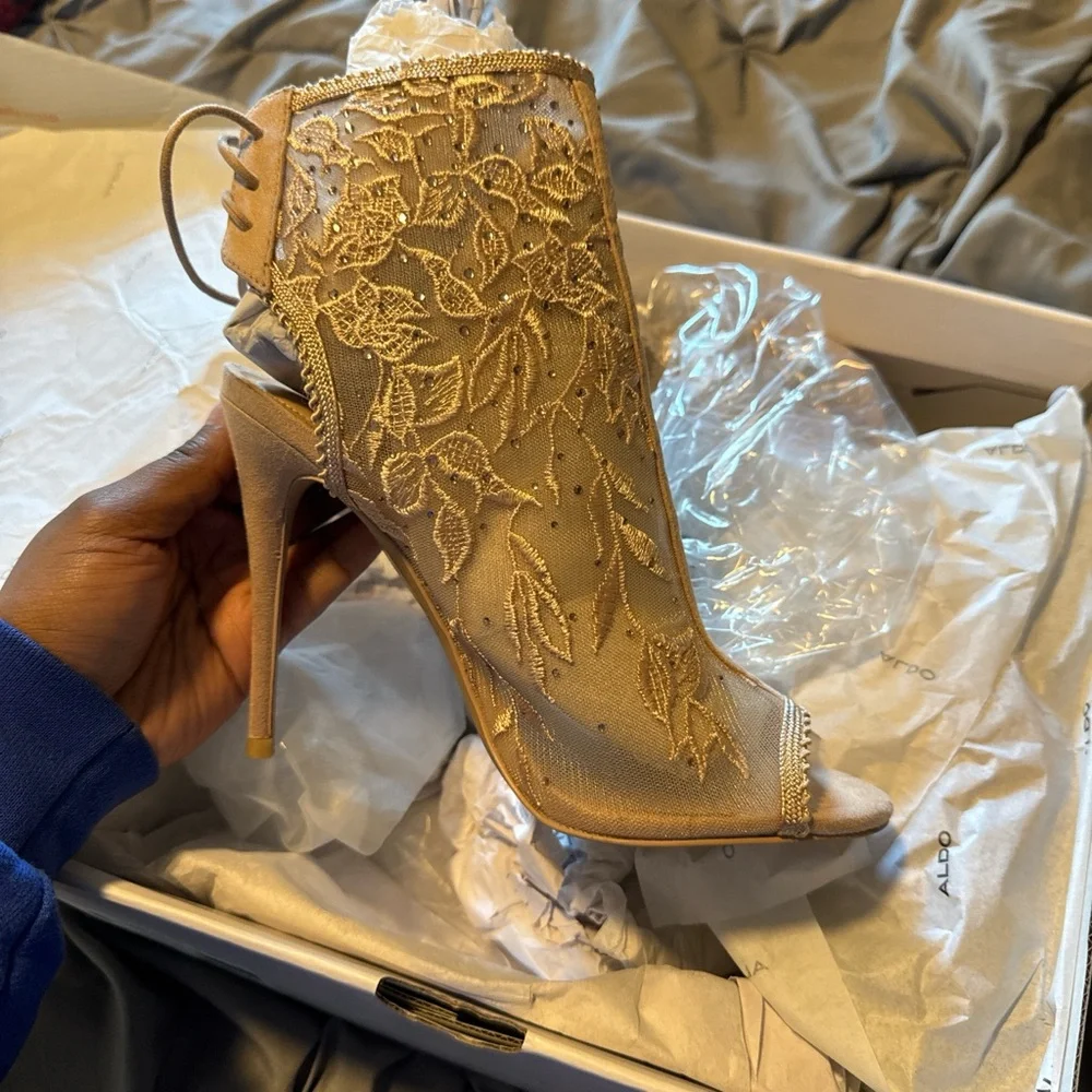 Aldo lace heels - Picture 1 of 3